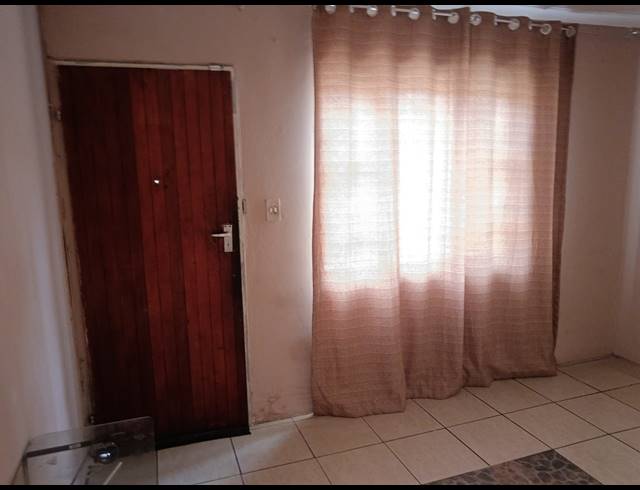 3 BEDROOM FREESTANDING TO LET IN WOODVIEW